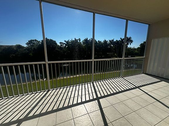 4th image of 14831 Park Lake Dr #1209