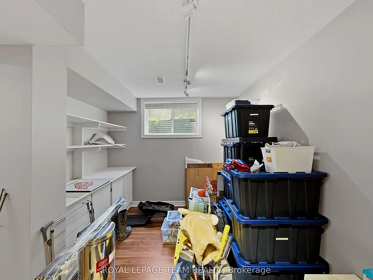 216 Horseshoe Cres — Photo 48