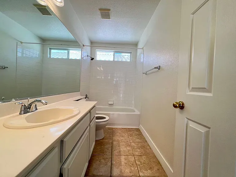 11008 Rusty Ray Dr — Photo 22