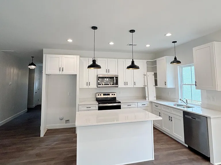 734 S Bomar Ave — Photo 8