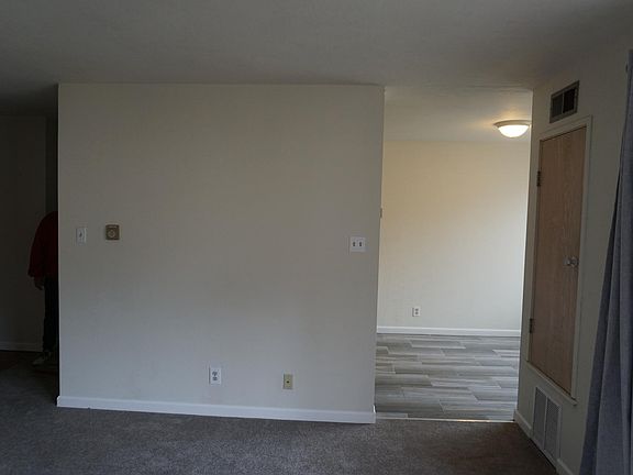 5th image of 90 Ward Ct #5