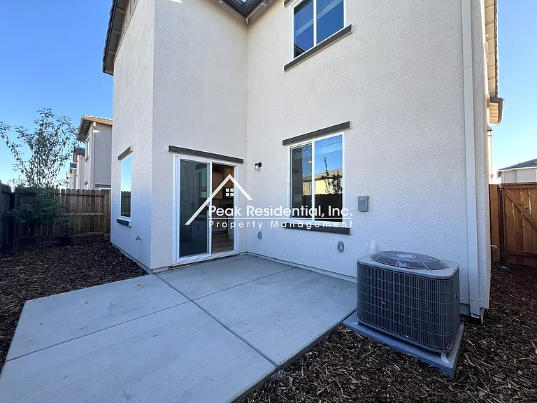 2808 Bedell St — Photo 22
