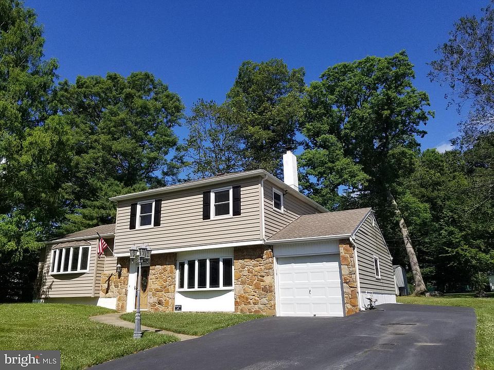 1st image of 2525 Dartmouth Woods Rd