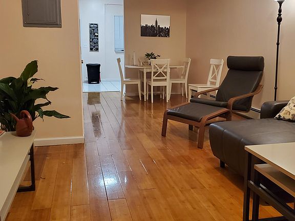 3rd image of 106 Woodward St #1B