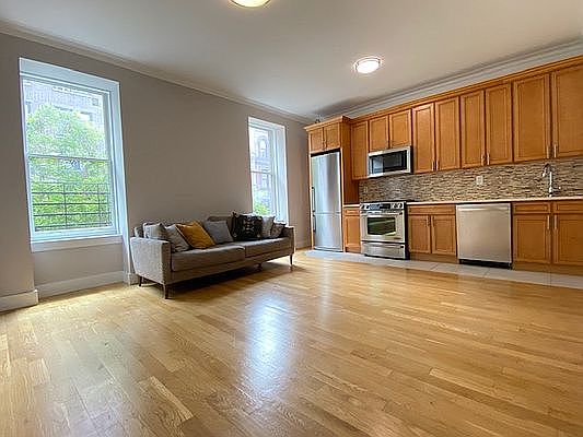1st image of 167 W 81st St APT 3W