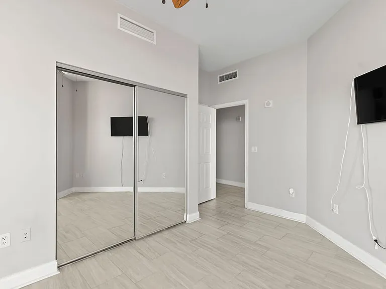 241 Riverside Dr #2610 — Photo 20