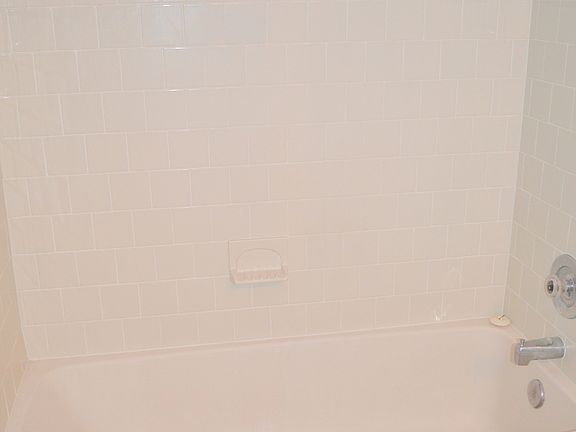 Hall bath tub