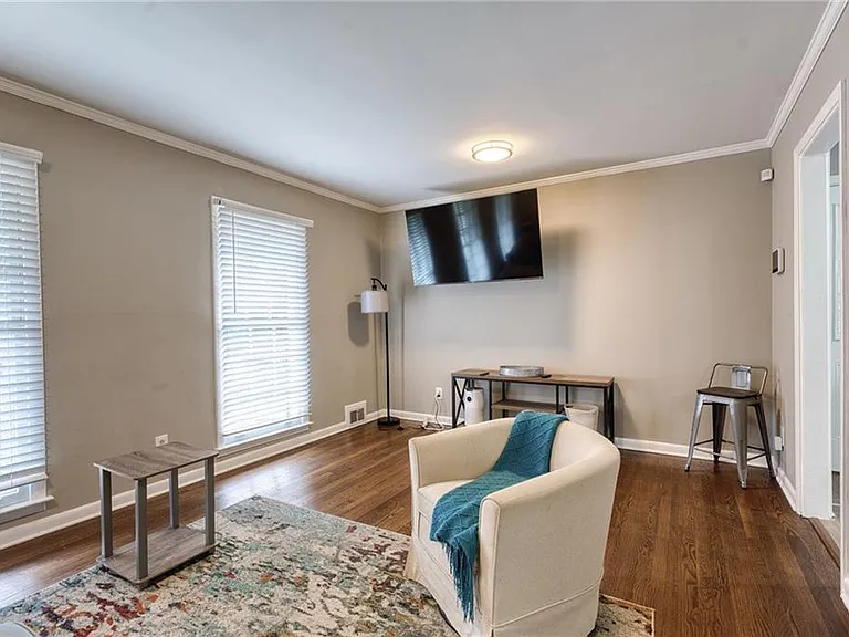 2418 Brookdale Dr NE — Photo 5