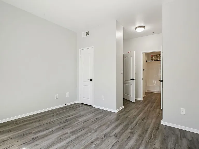2245 Beverly Glen — Photo 19