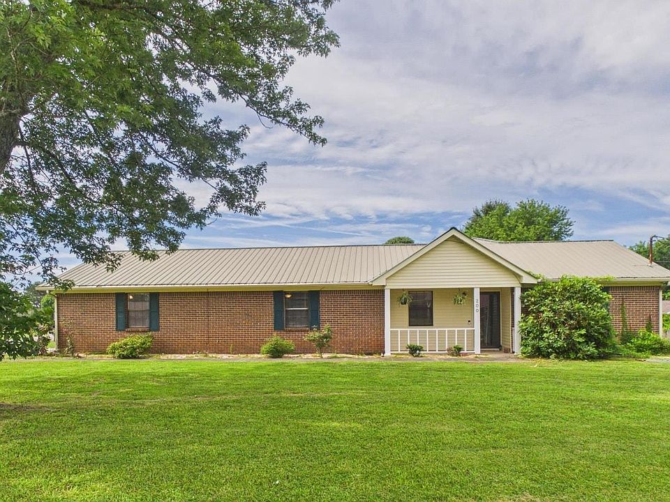 1st image of 200 Silverwood Ln