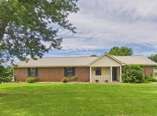 200 Silverwood Ln, Hazel Green, AL 35750