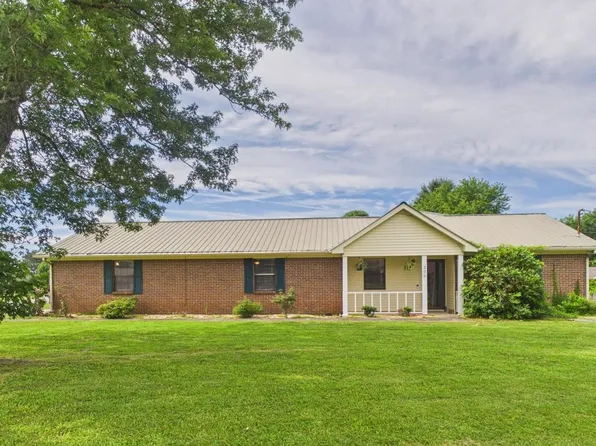 200 Silverwood Ln, Hazel Green, AL 35750