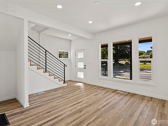 4th image of 719 S Sprague Avenue
