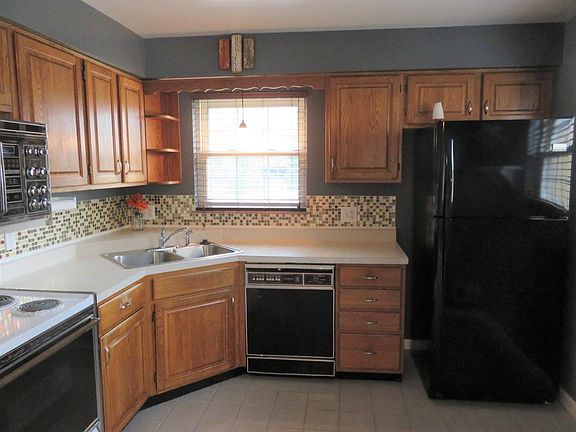 5th image of 5879 Giffindale Dr