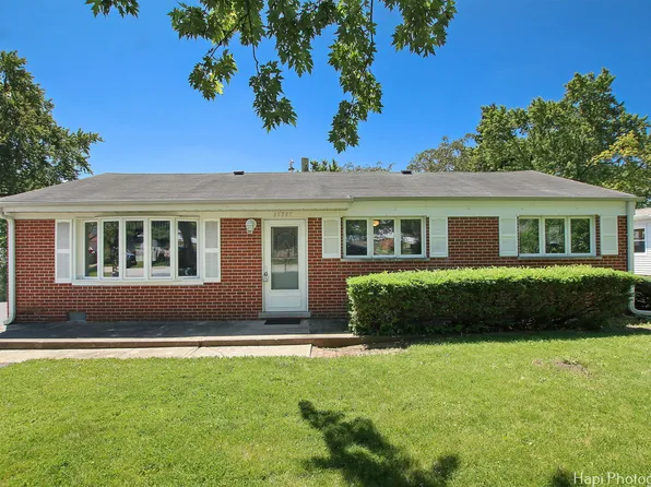 17777 W Kewaunee Dr, Grayslake, IL 60030