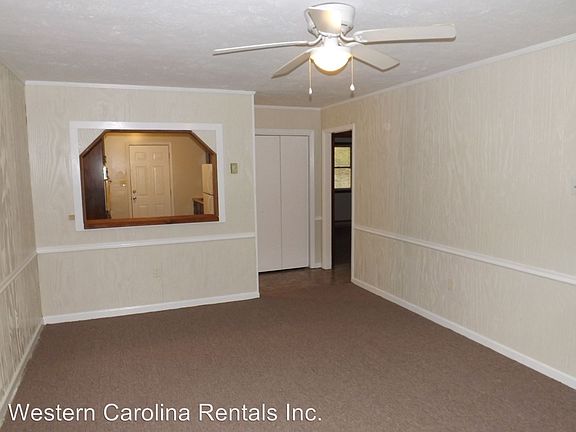 3rd image of 49 Remington Dr APT 2