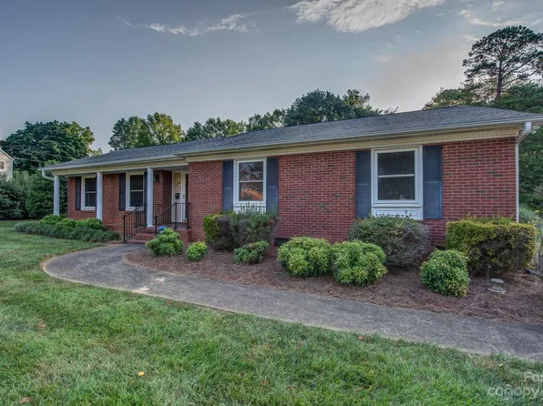 3148 Erskine Dr, Gastonia, NC 28054