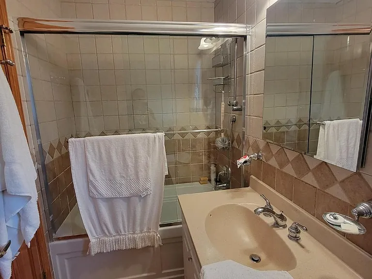 61 Rhodes Dr — Photo 10
