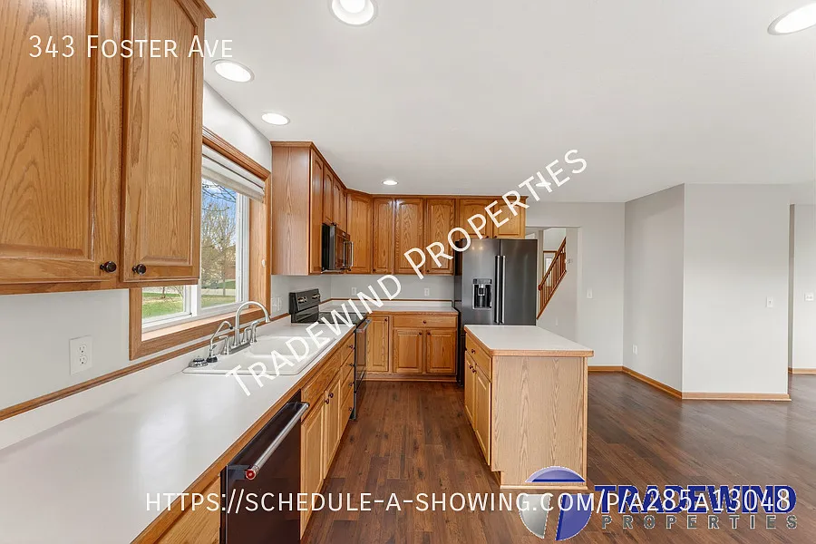Exceptional 5 Bed 3.5 Bath Home — Photo 4