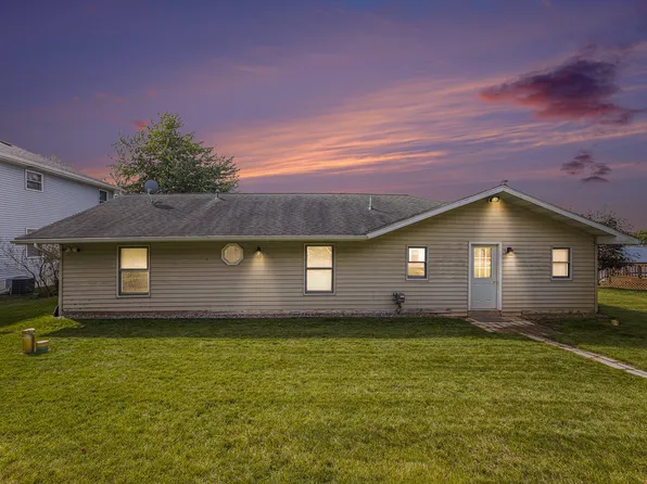 2319 Lakeside Dr, Ionia, MI 48834