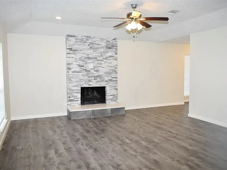 2511 Maple Tree Ct — Photo 4