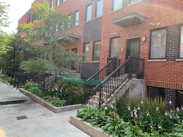 871 Wilson Ave #24, Toronto, ON M3K 1E6