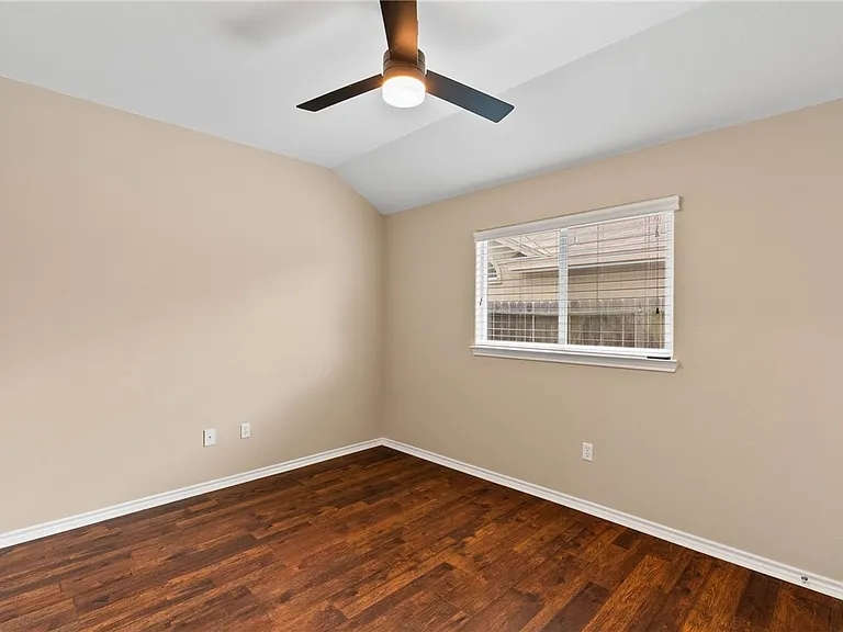 3909 Los Arroyos Dr — Photo 15