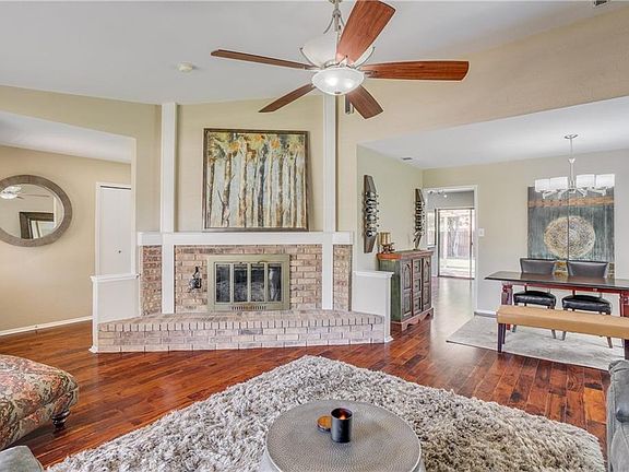 3rd image of 454 Clear Creek Ln