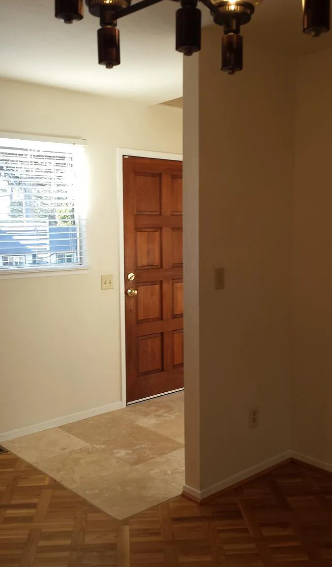 3 bed, 1704 sqft, $4,925 — Photo 2