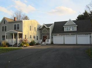 7 Pluff Ave, North Reading, MA 01864