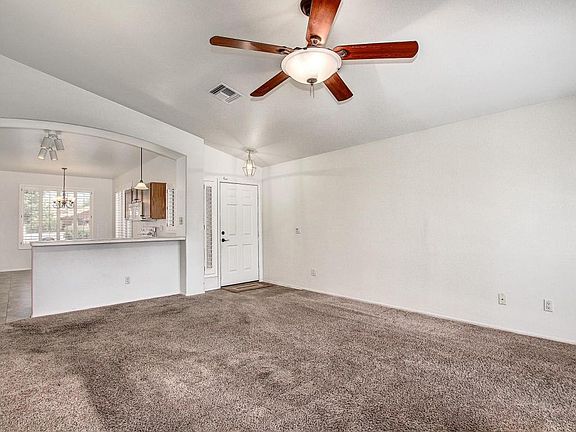 5th image of 219 W Oxford Ln