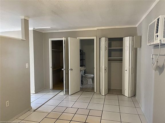 4th image of 231 S ORANGE Street