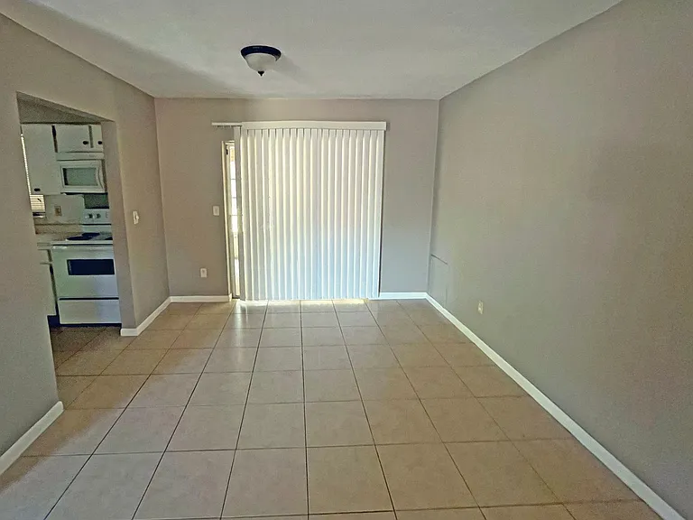 4514 Cynthia Ln — Photo 7