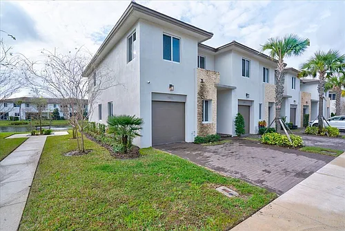 1451 Pioneer Way Photo 1