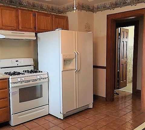 large dine-in kitchen