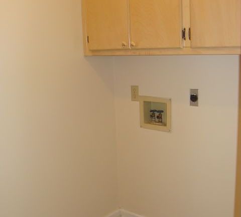 3rd image of 3833 Honeysuckle Dr