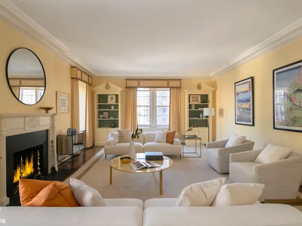 770 Park Avenue 8D image 2 of 14