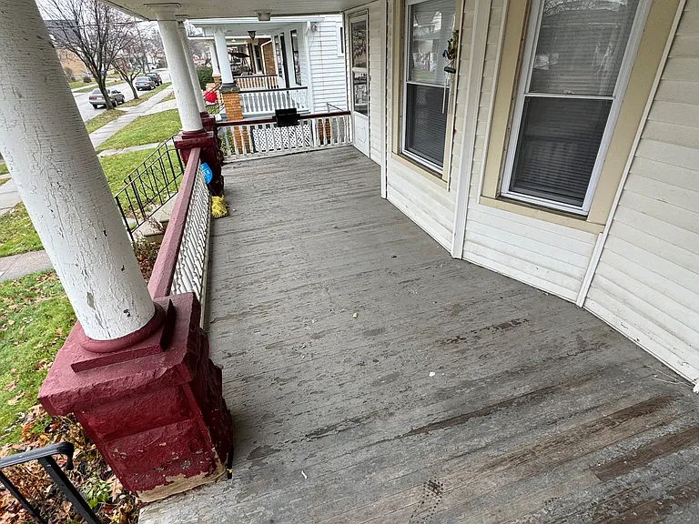 3923 Carlyle Ave — Photo 2