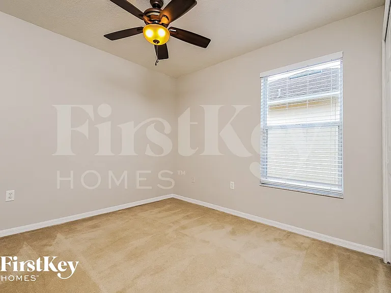 6942 Lake Eaglebrooke Dr — Photo 12