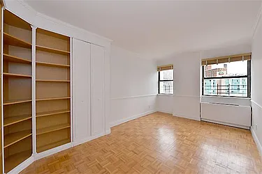 Rented by R New York