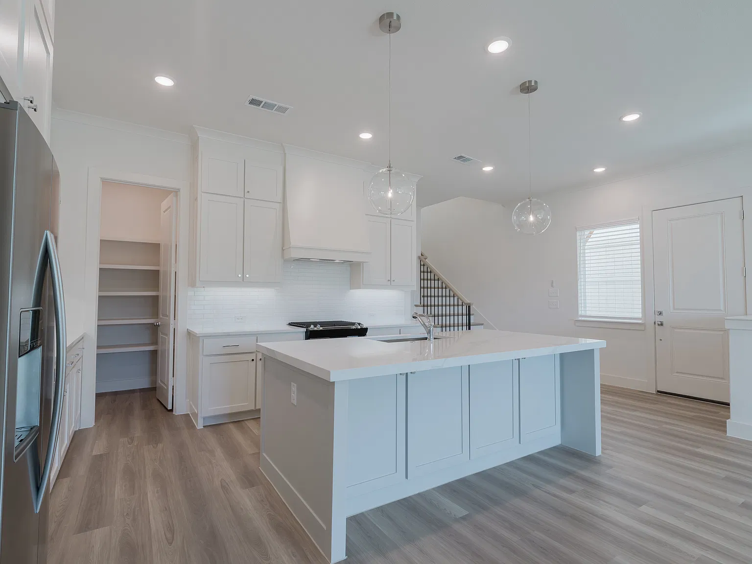 3 bed, 2.5 bath, 2234 sqft, $4,750 — Photo 4