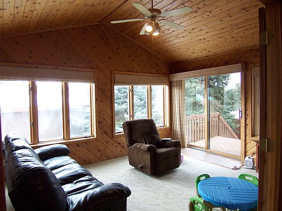 Sunroom- This bright room faces South, ensuring bright days during Winter