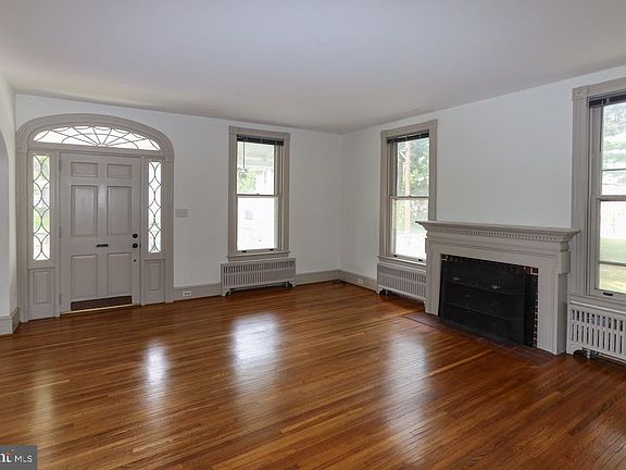 5th image of 106 N Prince St
