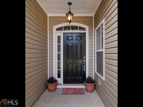 4th image of 46 Village Park Dr