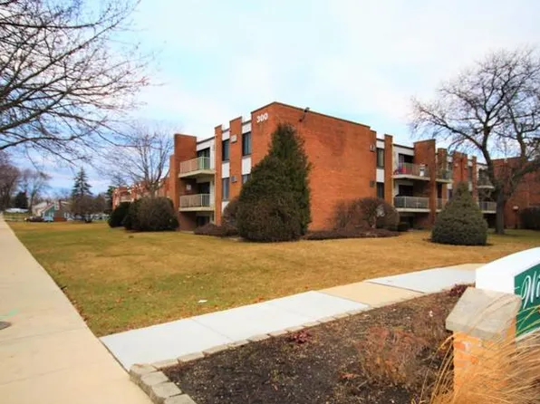 300 W Fullerton Ave, Addison, IL
