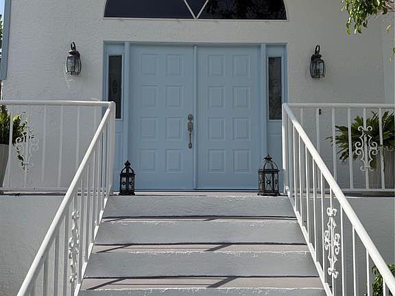 3rd image of 6810 Seaview Blvd