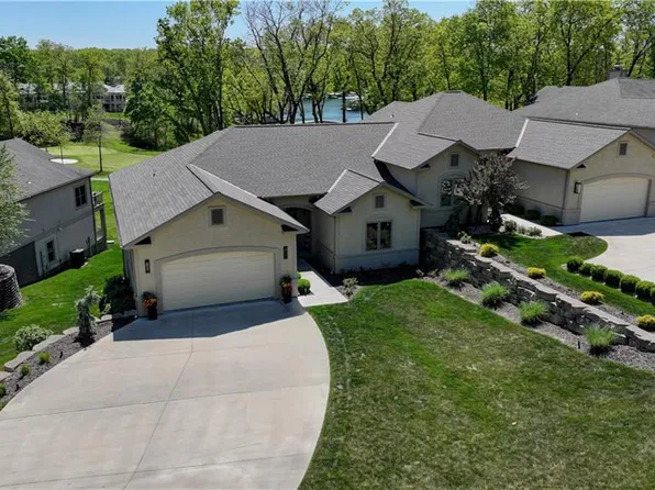718 Resplander Way, Sunrise Beach, MO 65079