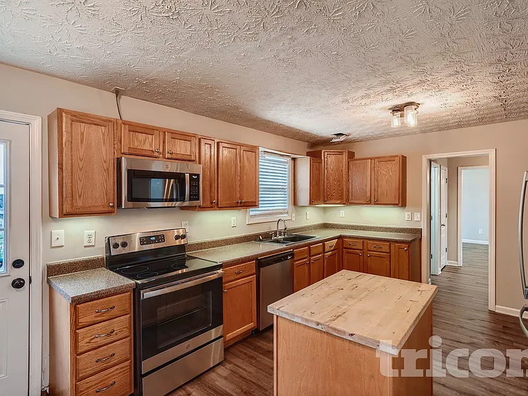 80 Maple Trce — Photo 4
