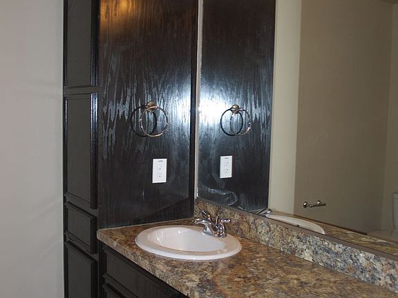 3rd image of 1512 Dakota Trce APT B