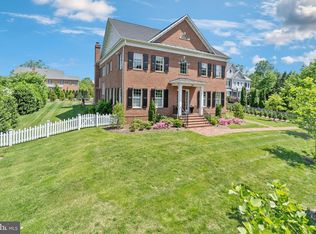 606 President Ford Ln, Alexandria, VA 22302